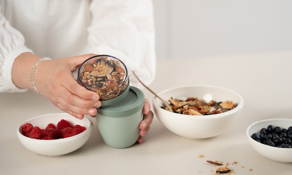 Granola-Rezept-Müsli-Mepal-Müslibecher-Früchte