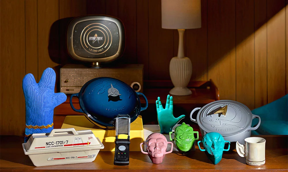Le Creuset x Star Trek Kollektion mit Töpfen, Geschirr und Utensilien, inspiriert von Star Trek.
