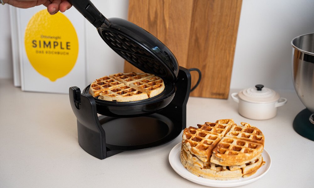 Haselnuss-Waffeln mit Beerenkompott - Rezepte - Magazin - Tischwelt ...