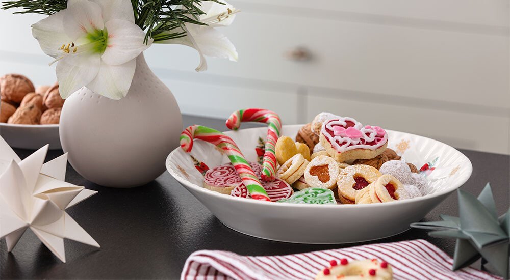 villeroy-boch-toys-fantasy-porzellan-geschirr-serie-weihnachten-christmas-dekor-teller-tassen-schalen-plaetzchen-schalen