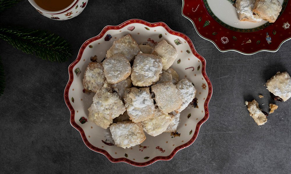 Zartes Stollenkonfekt – Ein himmlischer Weihnachtsgenuss zum Kaffee oder Tee.