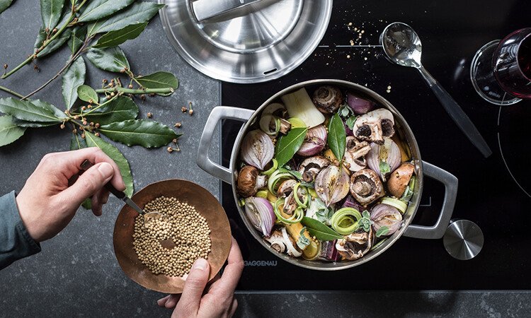 fiskars-kochtopf-pfannen-gusseisen-robust4