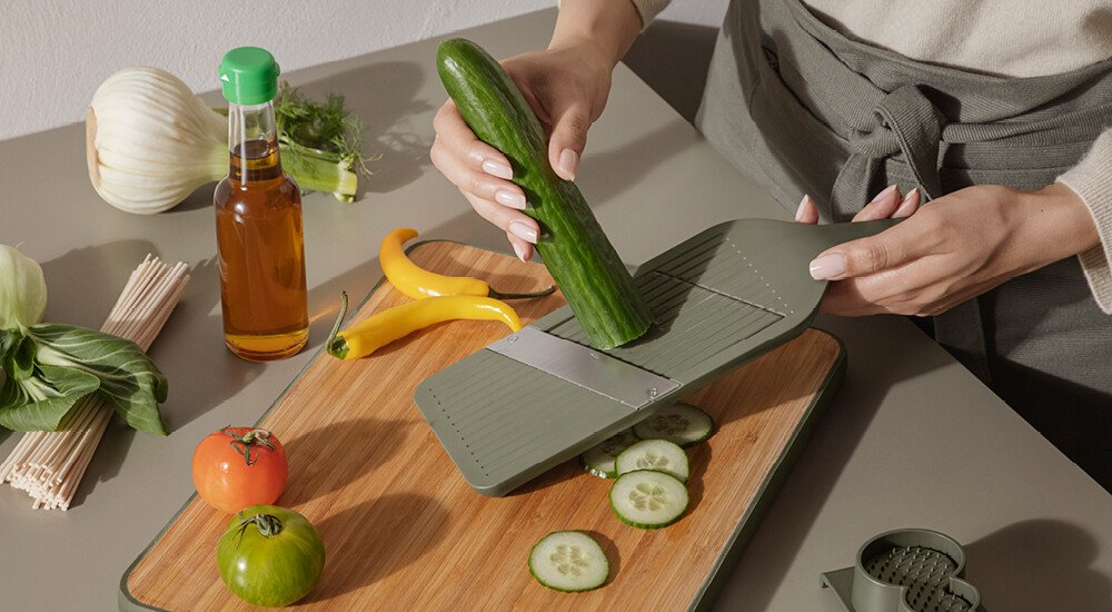 eva-solo-green-tool-reibe-wiegmesser-hobel-schere-salatschleuder-2