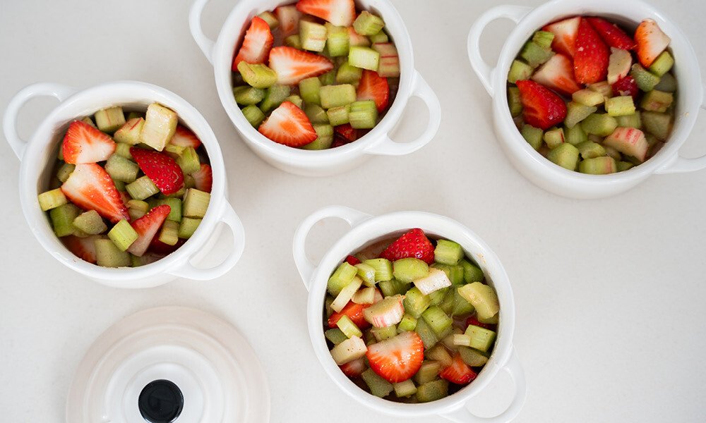 Rhabarber-Erdbeer-Crumble-rezept-5