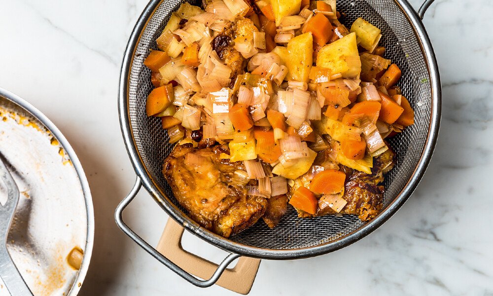 Dunkle Bratensauce Step5 1000 x 600 px