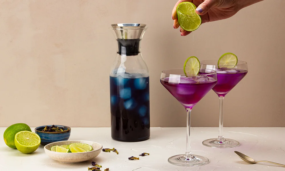 magazinbeitrag-rezept-butterfly-pea-eistee-1000x600
