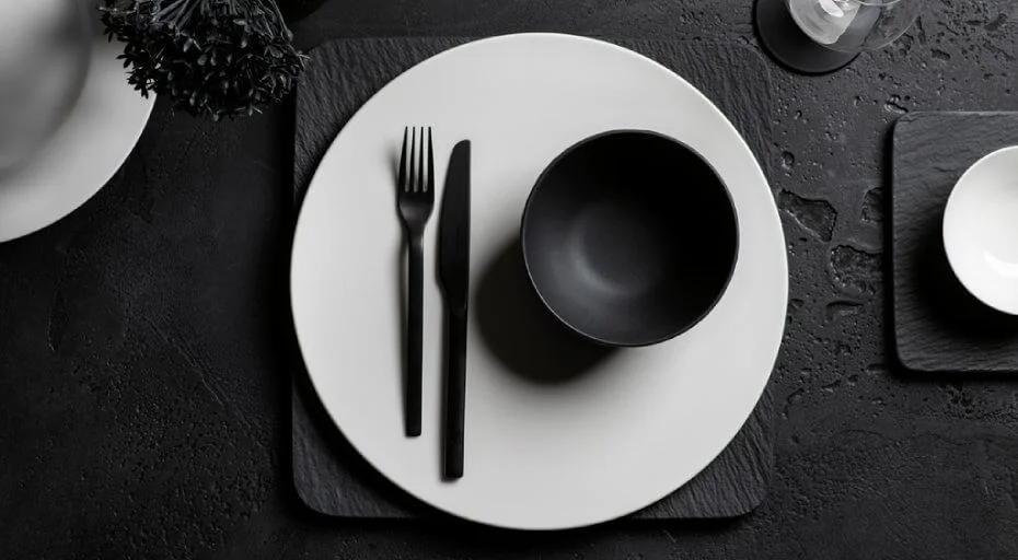 Schwarze Schale