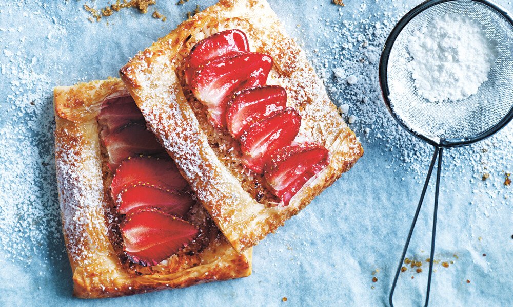 Kokos-Erdbeer-Tarte / Modern Baking