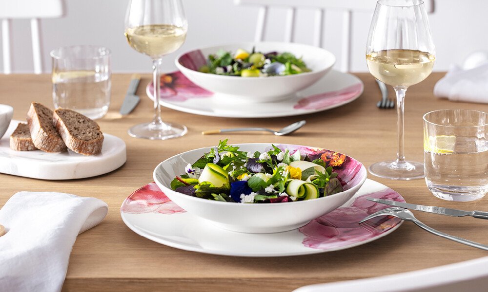 rezept-gruener-salat-zucchinistreifen-melone-fetakaese-croutons-kochen-villeroy-und-boch-rose-garden-magazin2