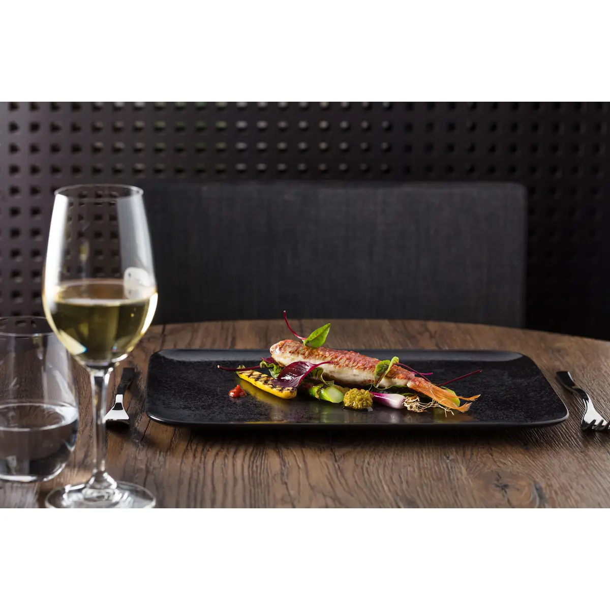 11277176_3.jpg