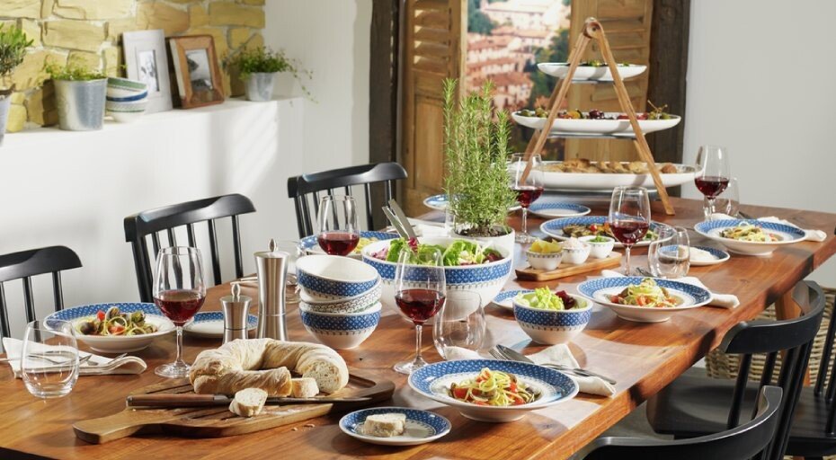 Geschirr aus Porzellan