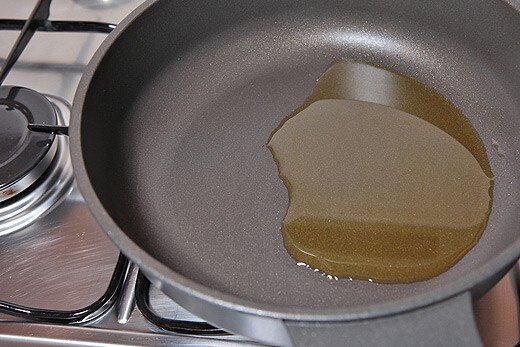 einbrennen von Gusspfannen