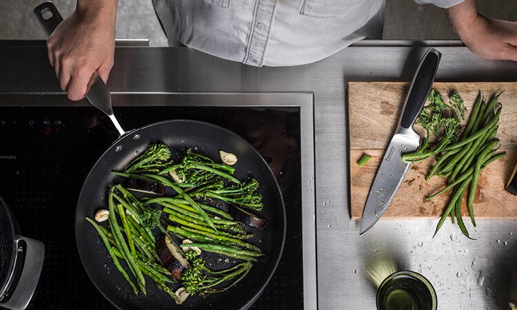 fiskars-kochtopf-pfannen-gusseisen-robust5