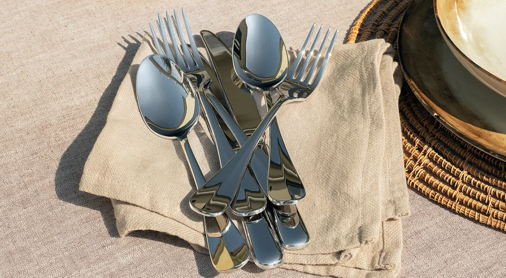 Besteck-spuelmaschinenfest-besteck-silber-hold-schwarz-tischgedeck-servierbesteck