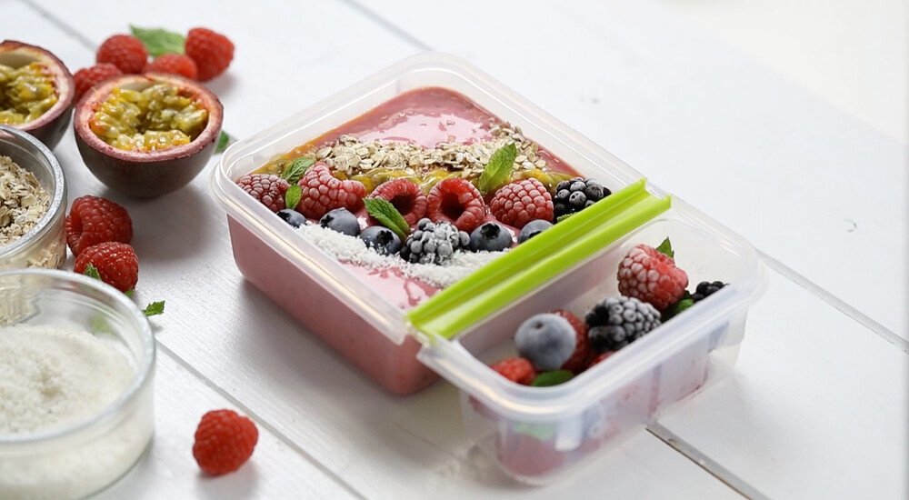 tischwelt-emsa-backzubehoer-messbecher-messkanne-ruehrschuessel-tortenbutler-abdeckhaube-partybox