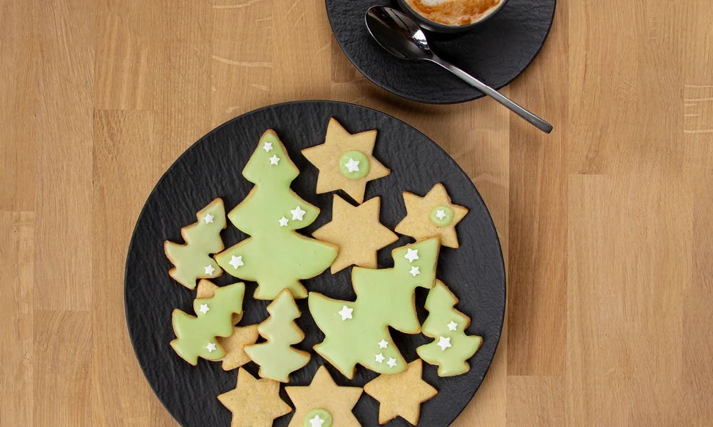 Weihnachtsbacken, Backen, Butterplätzchen, Tannenbäume, Ausstecher