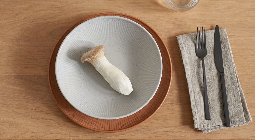 thomas-clay-geschirr-porzellan-serie-rustikal-retro-farbig-seo-bild