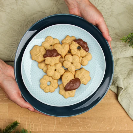 Weihnachtsbäckerei – diese Backhelfer feiern wir