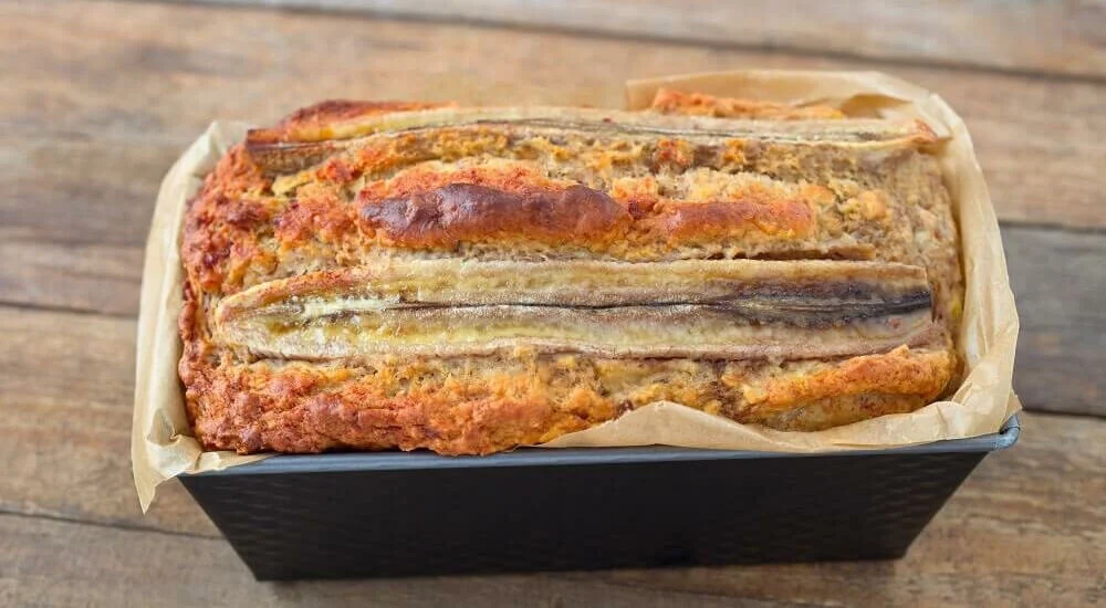 Brotbackform mit Brot