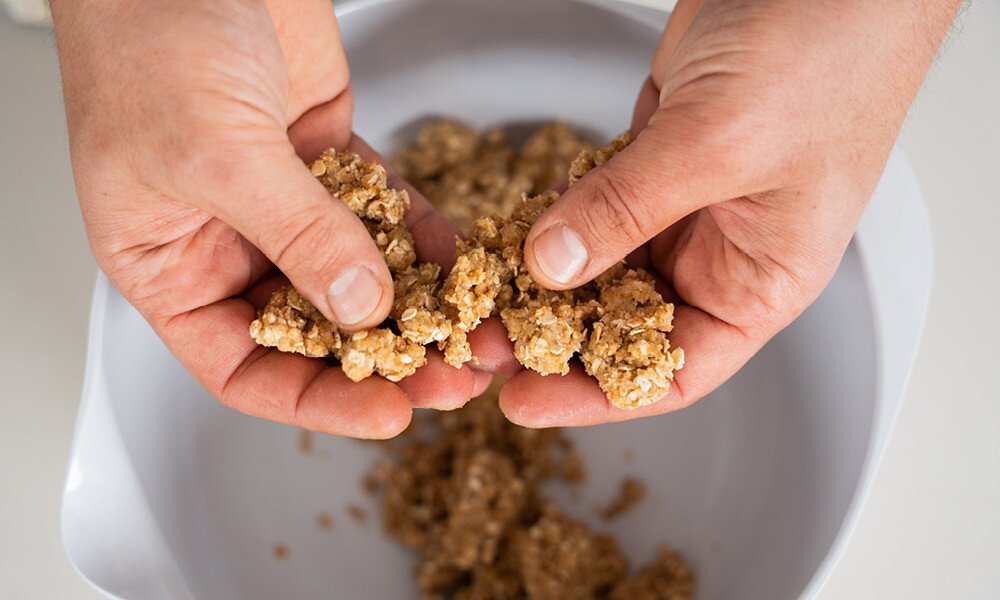 Rhabarber-Erdbeer-Crumble-rezept-4