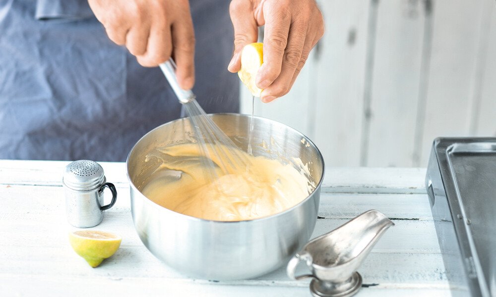 008 6 hollandaise mit salz und zitrone abschmecken 009[701522] 1000x600px