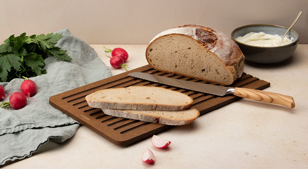 continenta-schneidebrett-holz-brotschneidebrett-vesperbrett