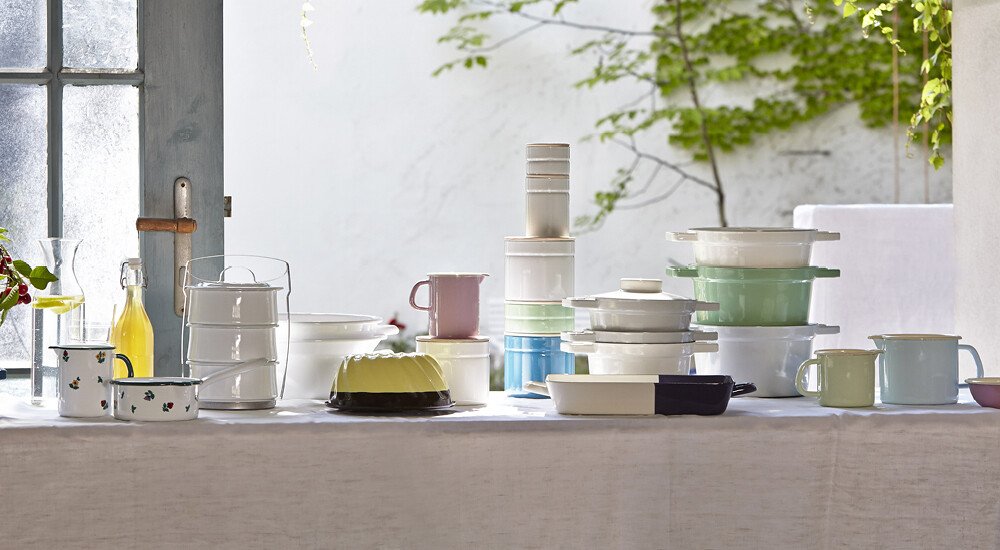 tischwelt.de-riess-kochgeschirr-emaille-topf-backform-schuessel-gugelhupfform-becher