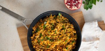 Orientalische Reispfanne mit Kichererbsen