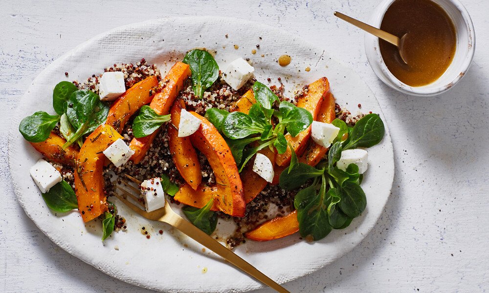 tischwelt Rezept Salate zum Sattessen Quinoa Salat mit Kürbis GU Verlag