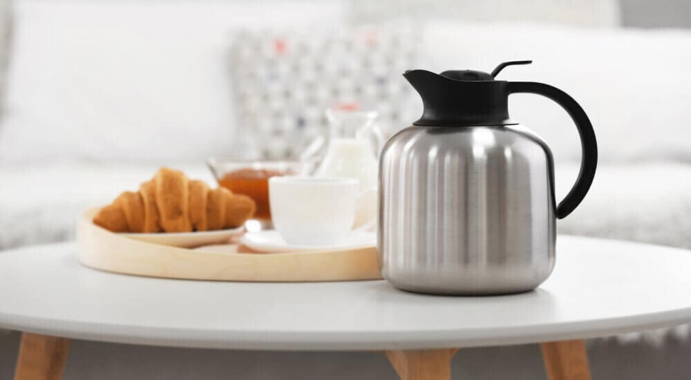 Thermoskanne aus Edelstahl