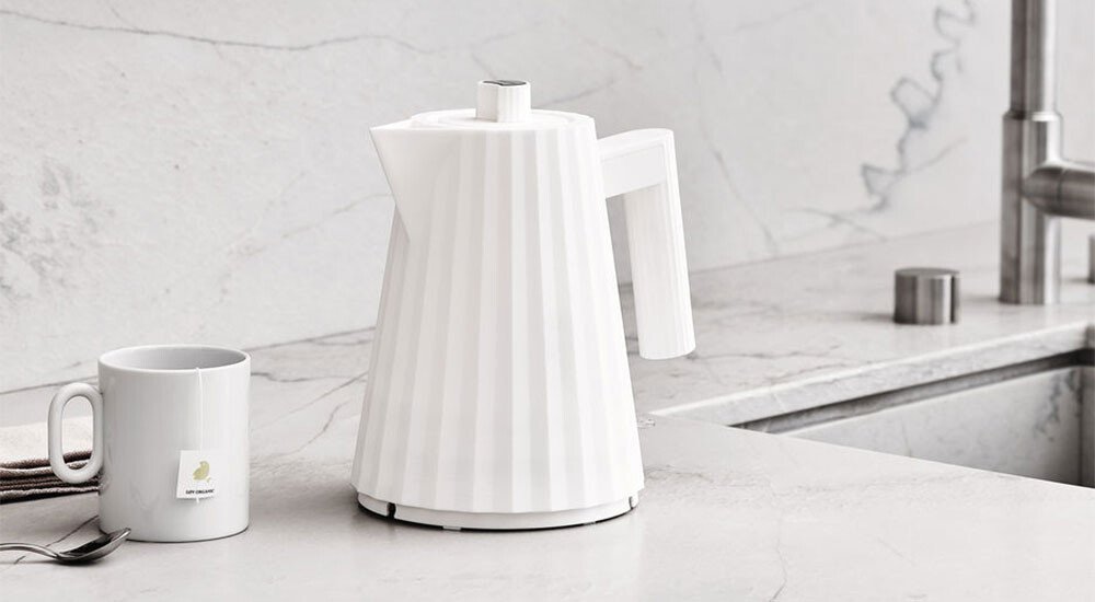 alessi-plisse-design-wasserkocher-tee-kaffee