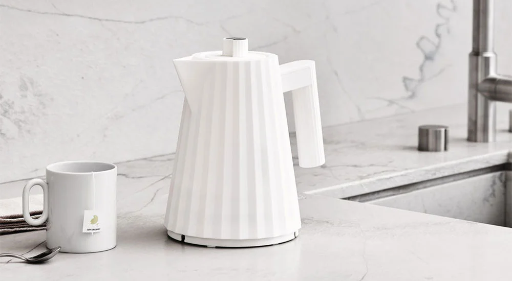 alessi-plisse-design-wasserkocher-tee-kaffee
