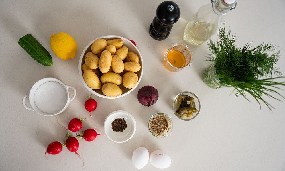 Midsommar-Kartoffelsalat mit Dill und Räucherlachs - Rezepte - Magazin ...