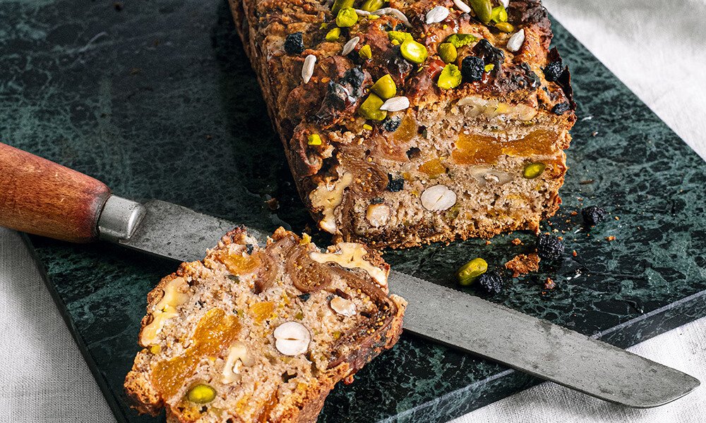 tischwelt-rezept-fruechtebrot-backen-messer-schneidebrett