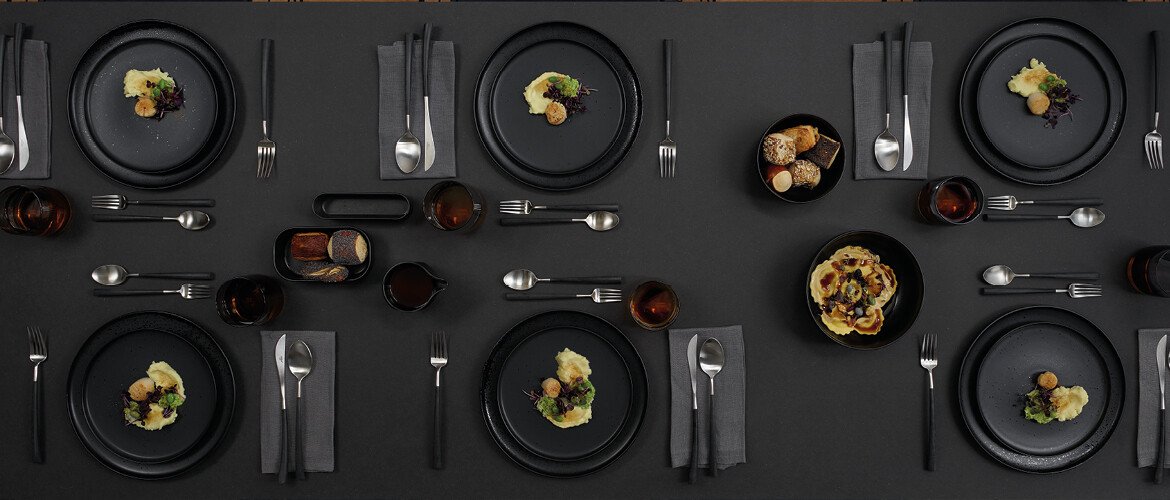 tischwelt-asa-coppa-kuro-kueche-geschirr-zubehoer-teller-teekanne-tassen-teegenuss-becher-schwarz-design-teeschalen-bowl-schale-weihnachten-porzellan-servieren-gourmetteller