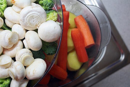 Zubereitung mit Dampfgarer © yamix #26218651 /Fotolia