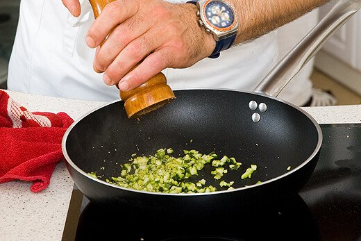 Pfannenberater shutterstock 84797701