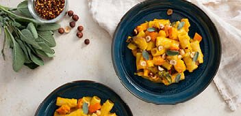 Vegetarische Kürbis-Pasta mit Salbei und Haselnuss