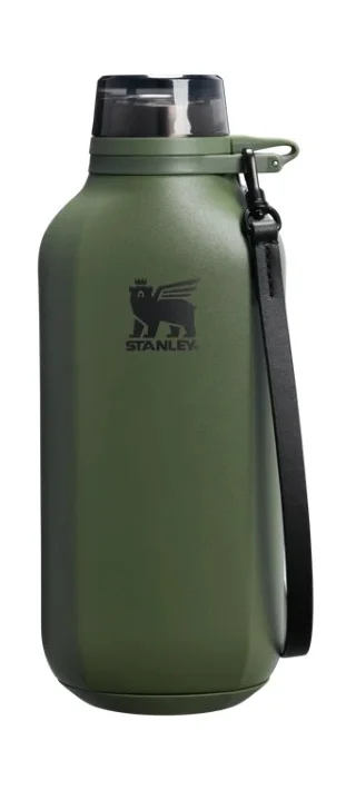 The Stanley Clutch Bottle 16oz Dried Pine