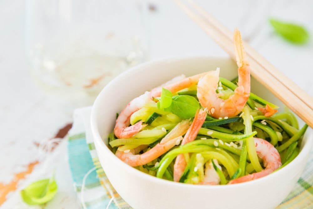 gemuesenudeln mit meeresfruechten.