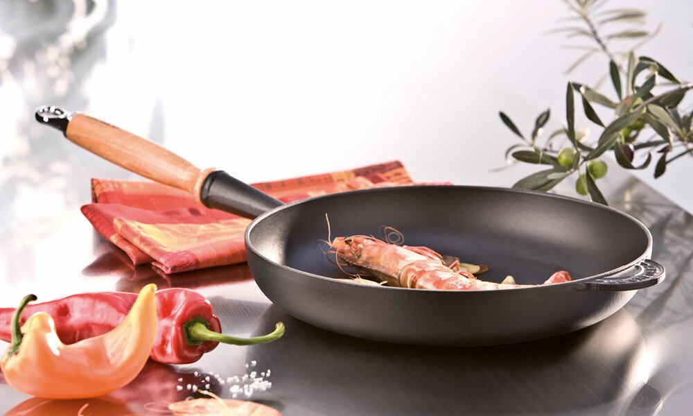 tischwelt-kaufberater-pfannen-bratpfannen-le-creuset-gusseisen-fleisch-gemuese-braten