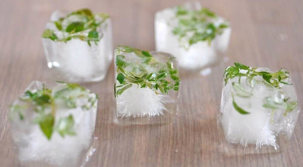 Eiswürfel aus Eiswürfelzubereiter