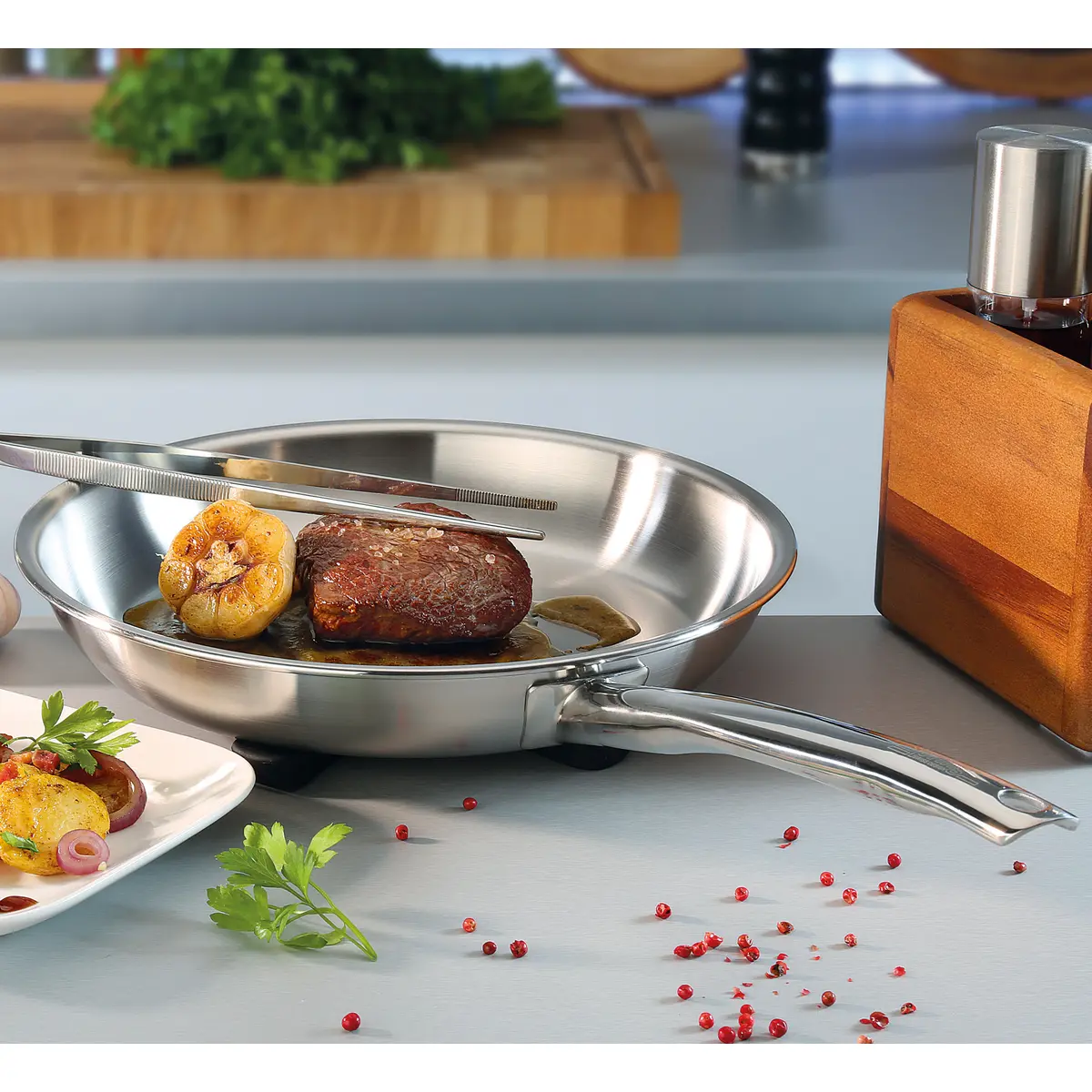 82018544_6.jpg