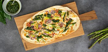 pargel-Flammkuchen mit Bärlauch-Pesto