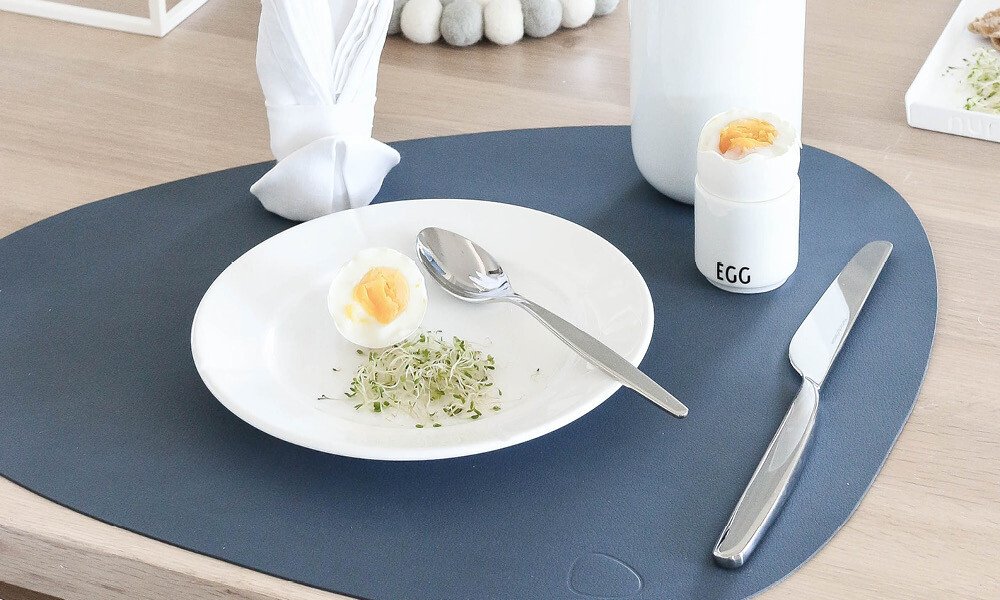 tischwelt-fruehstueckstisch-decken-magazin-fruehstueck-tischset-platzset-linddna-leder