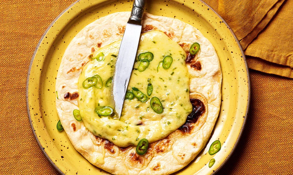 chili cheese naan[2