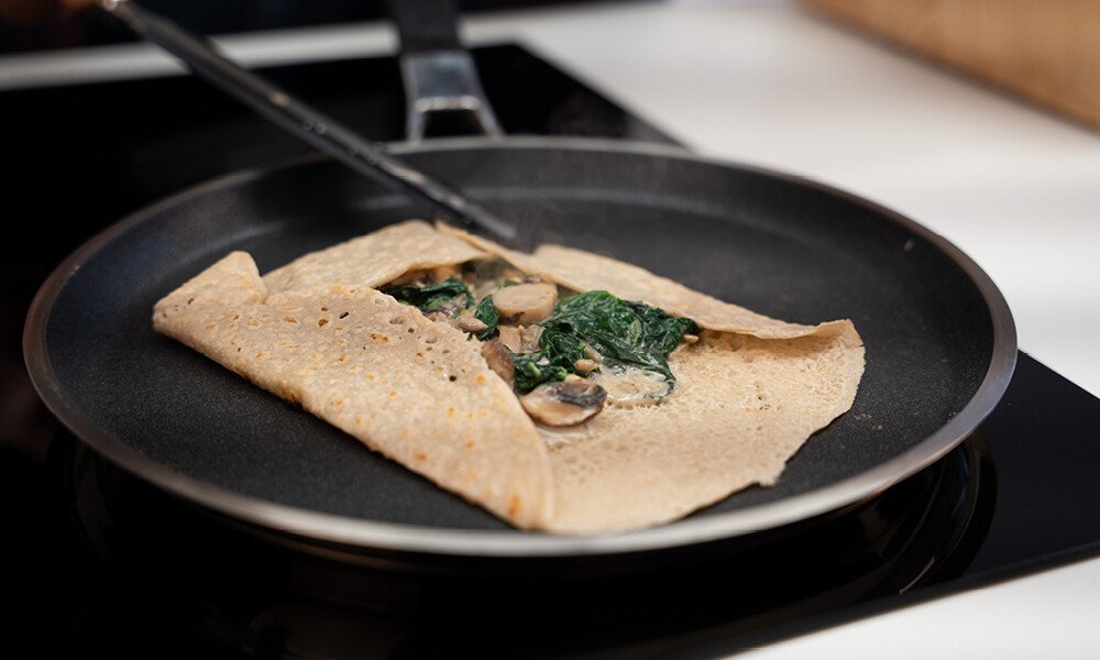 Vegane Galettes – Buchweizen-Crêpes mit gebratenen Pilzen und ...