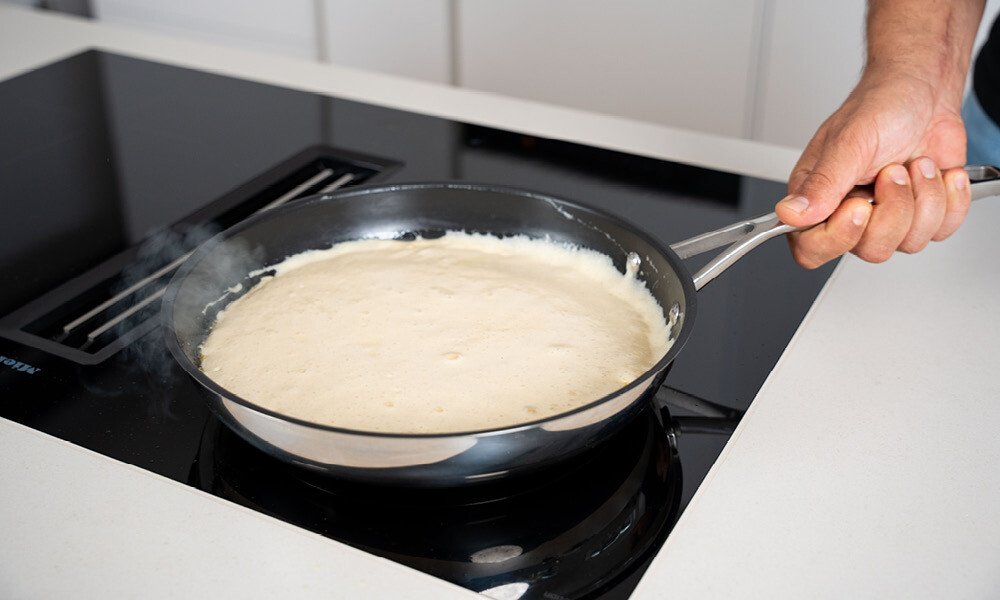 Kaiserschmarrn-Rezept-Zubereitung-Pfanne-FluffigerKaiserschmarrn-Teig