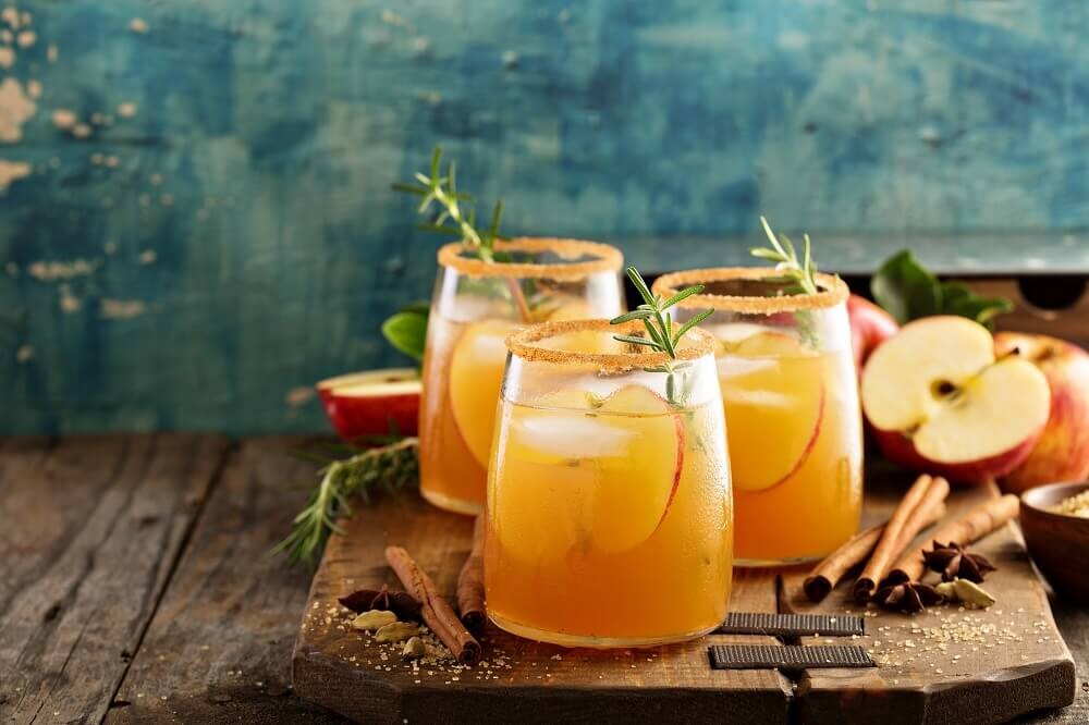 apple-crumble-winter-cocktail.