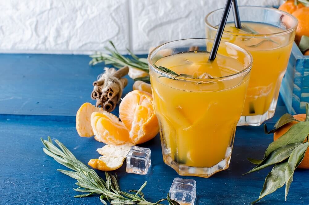 hot-honey-caipirinha-cocktail.